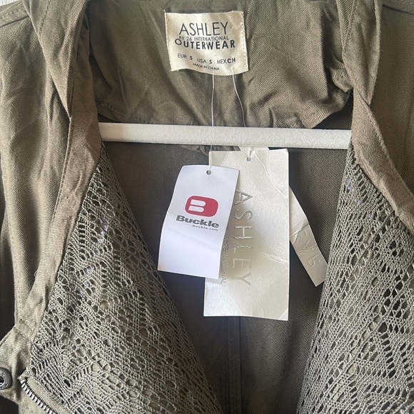 Buckle Olive  Coat - Picture 5 of 11